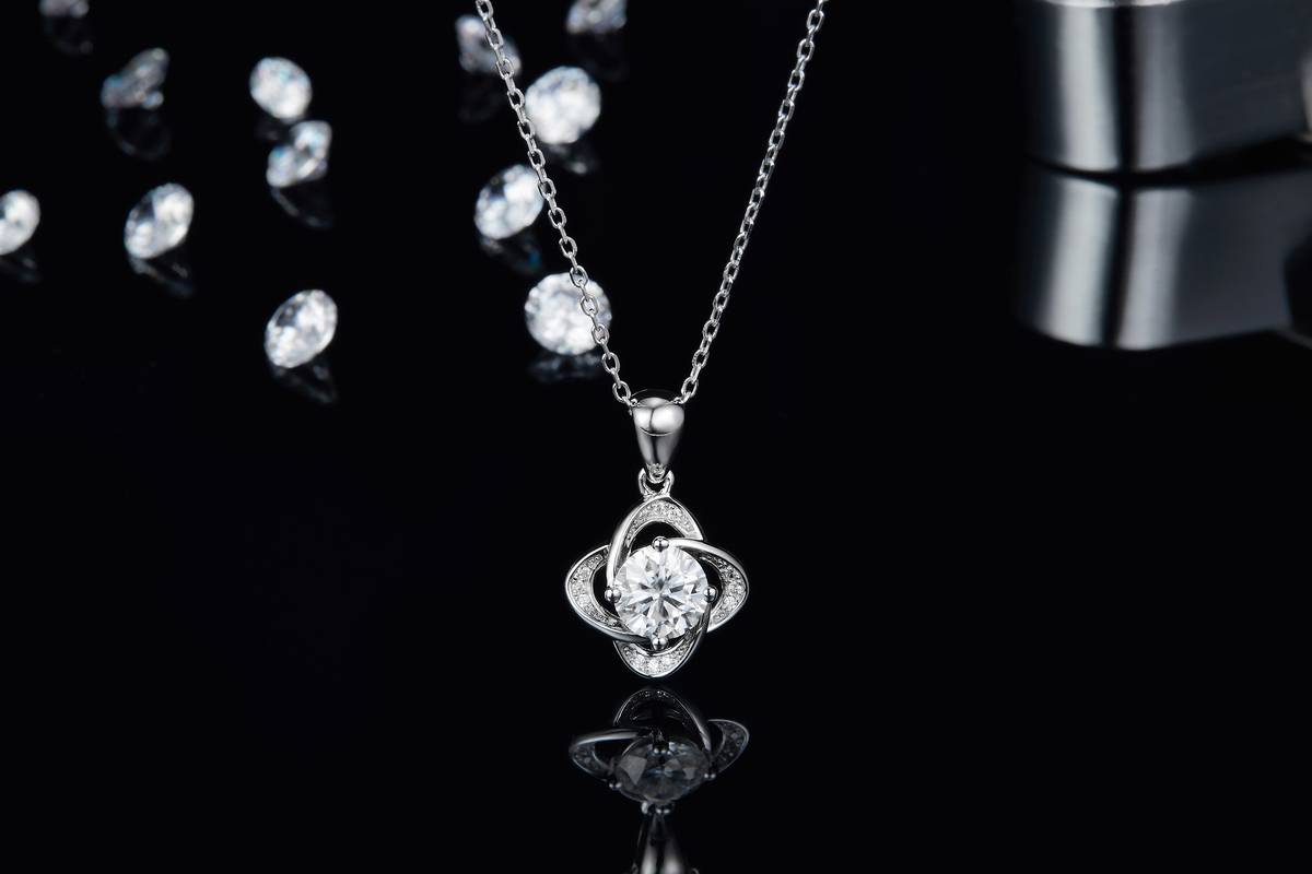 JS040款四叶草S925银镀白金Moissanite红蓝绿宝Necklace1.0ct