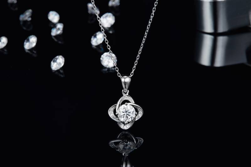 JS040款四叶草S925银镀白金Moissanite红蓝绿宝Necklace1.0ct