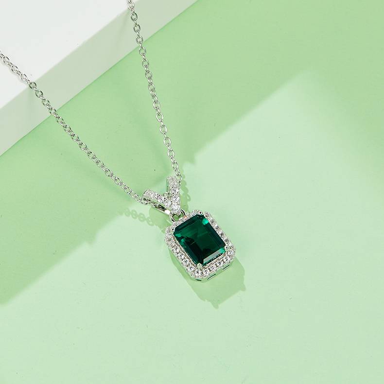 P0024  长方培育祖母绿S925银镀白金Necklace主石8*6mmmm/1.25ct