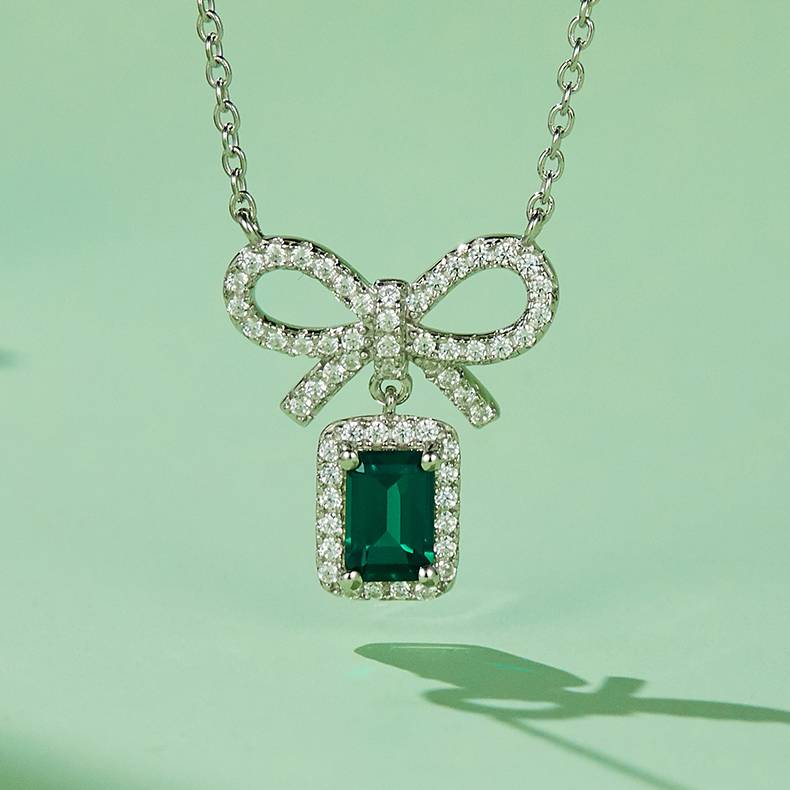 P2020420 长方培育祖母绿S925银镀白金Necklace主石6*4mmmm/0.5ct