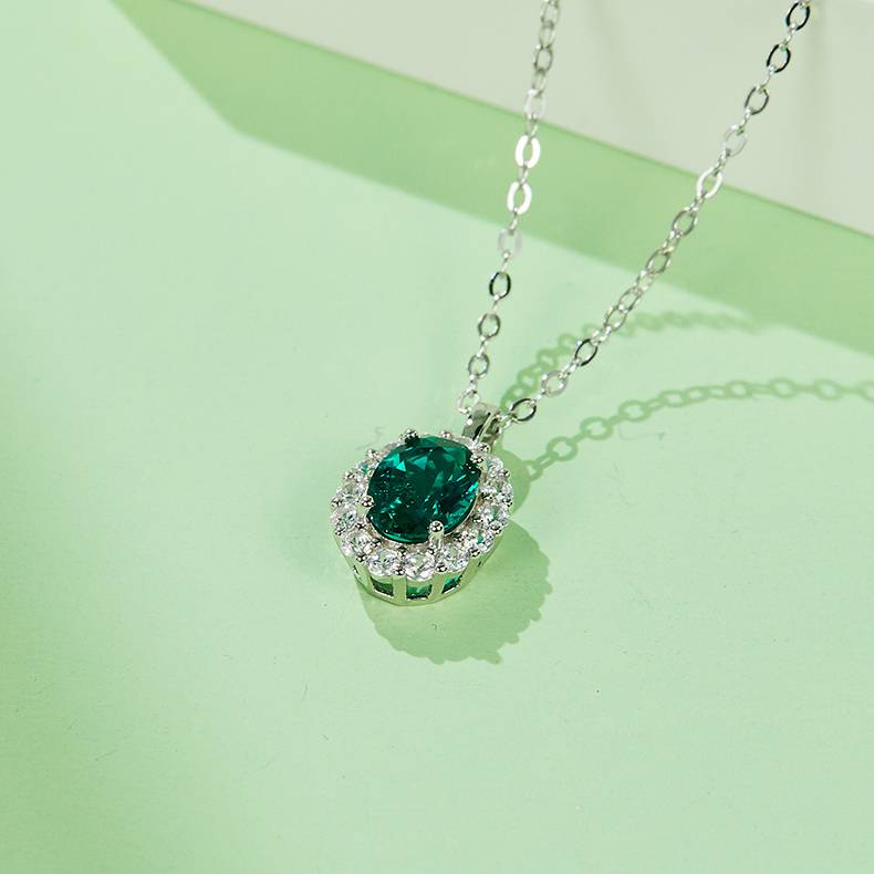 AP0317 蛋形培育祖母绿S925银镀白金Necklace8*6mmmm/1.0ct