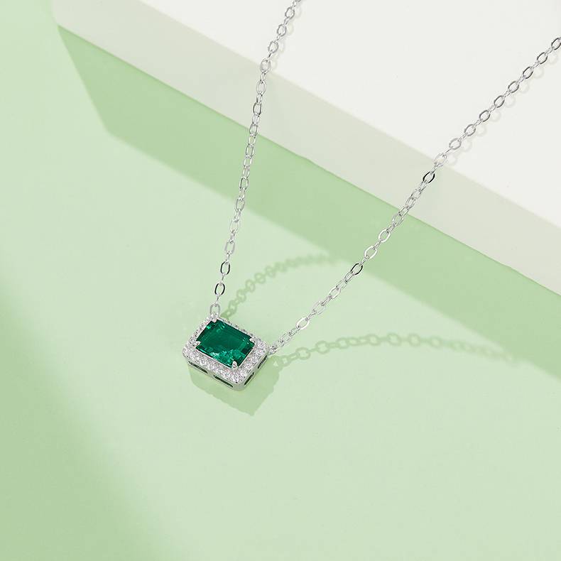N0005 长方形培育祖母绿S925银镀白金Necklace7*5mmmm/0.9ct