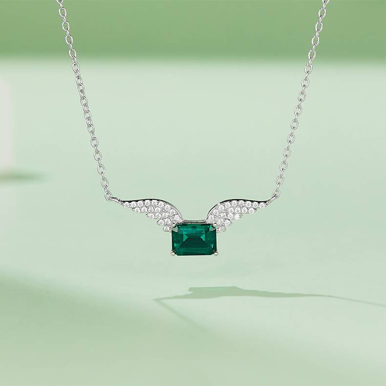 P2019798 长方形培育祖母绿S925银镀白金项链7*5mm/0.9CT