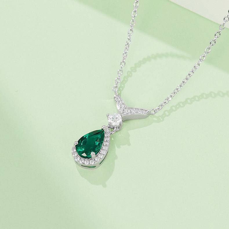 N2019858 梨形培育祖母绿S925银镀白金Necklace主石8*5mmmm/0.73ct