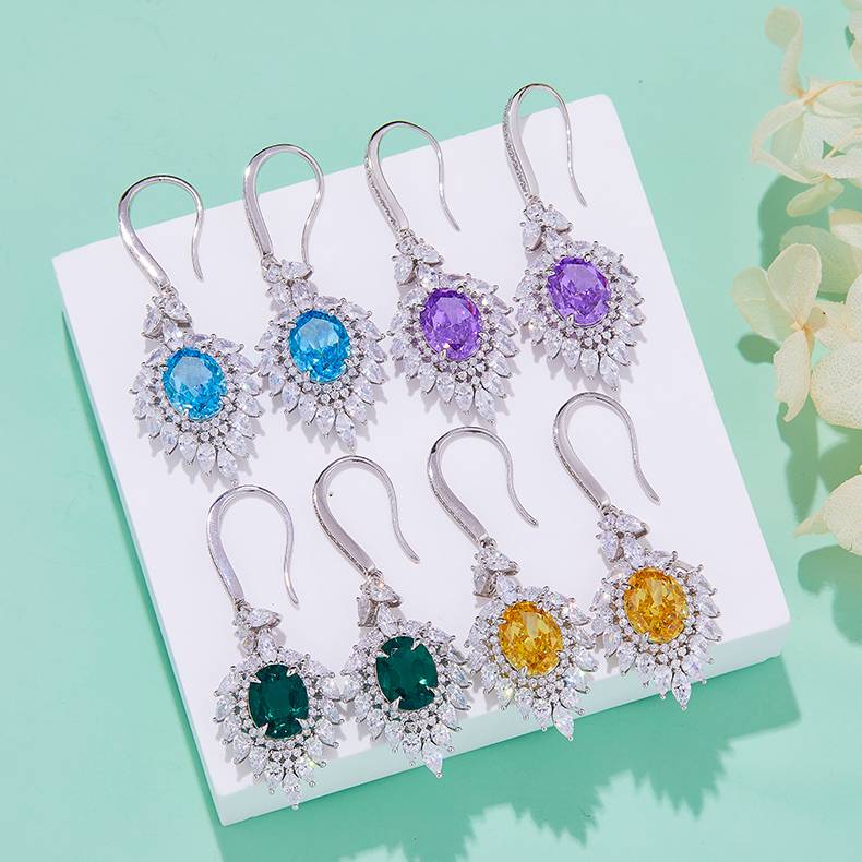 E0079 蛋形高碳钻培育祖母绿S925银镀白金耳环主石10*8mm/4.0CT