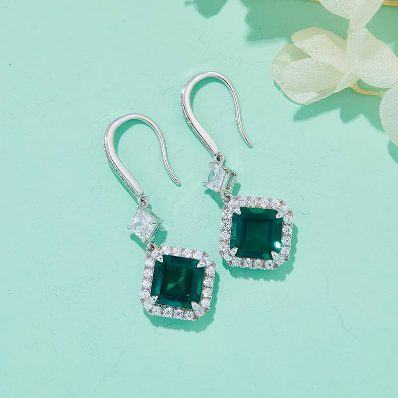 E0037 方形高碳钻培育祖母绿S925银镀白金耳环主石8mm/4.0CT