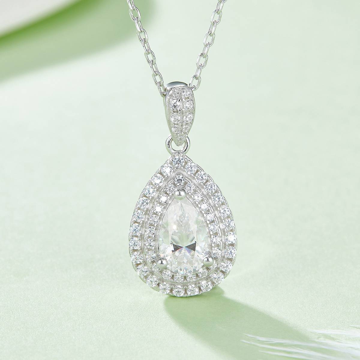 Exquisite pear shaped S925 silver plated white gold moissanite diamond pendant earring set