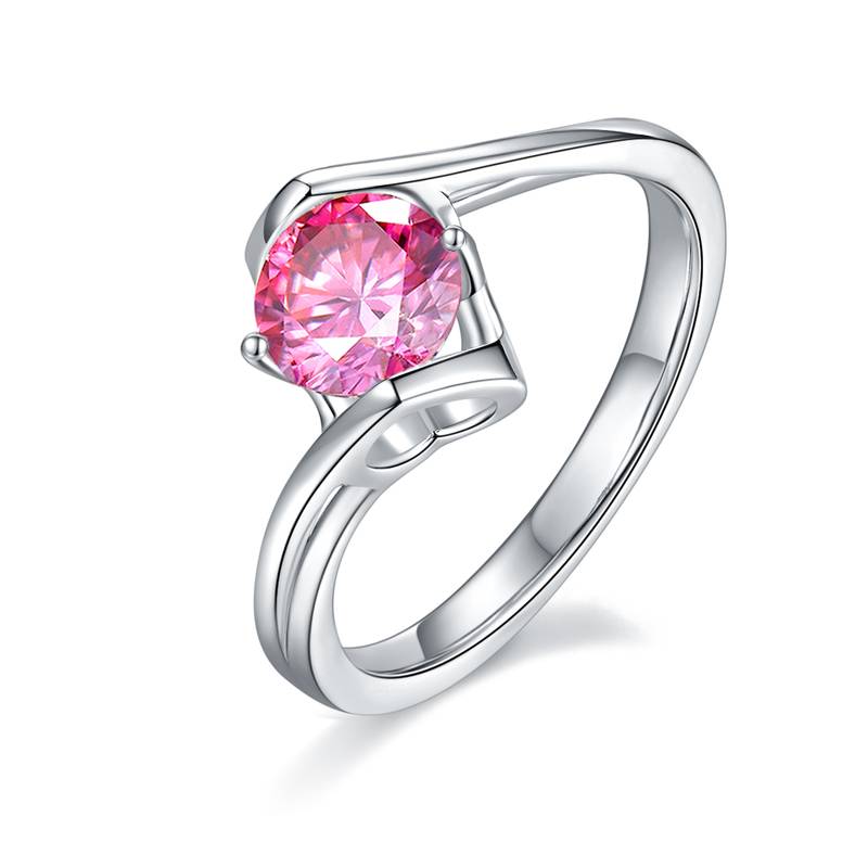 扭臂经典天使之吻S925银镀白金莫桑钻女戒1克拉D级