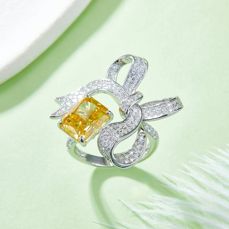 CR02291 款S925银镀18K白金长方形冰花切高碳钻/培育祖母绿开口Women's Ring指2.68ct
