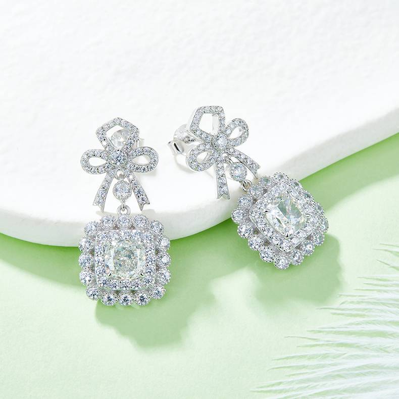E0698 款S925银镀18K白金枕形培育彩宝耳环6*6mmmm/1.0ct*2