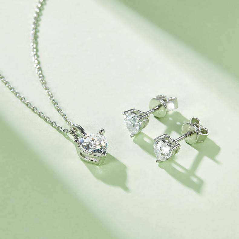 Classic心形S925银镀白金MoissanitePendantStud Earring套装
