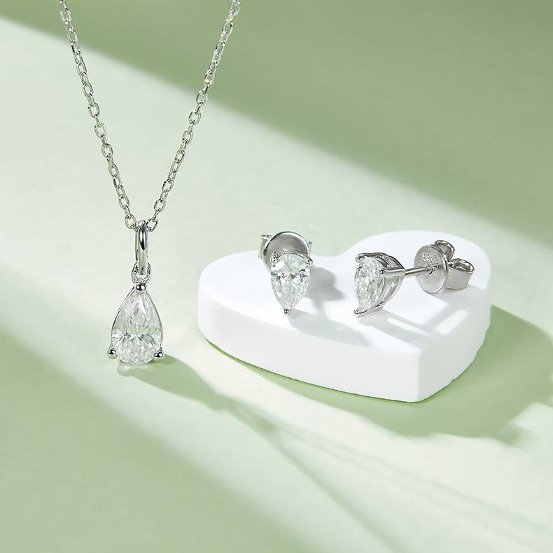 Classic pear shaped S925 silver plated platinum Moissanite diamond pendant earring set
