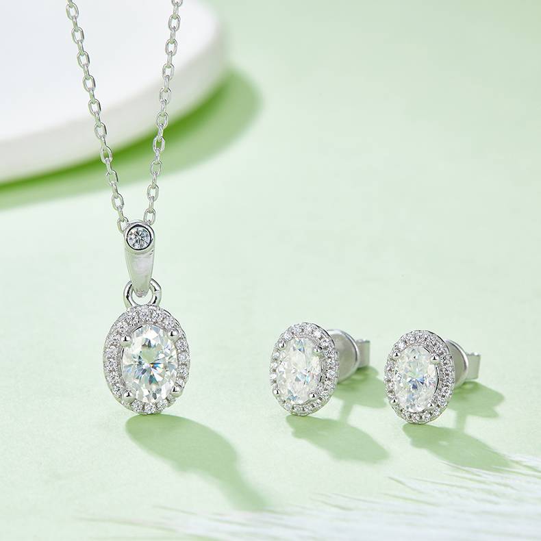 Affordable Luxury蛋形S925银镀白金MoissanitePendantStud Earring套装