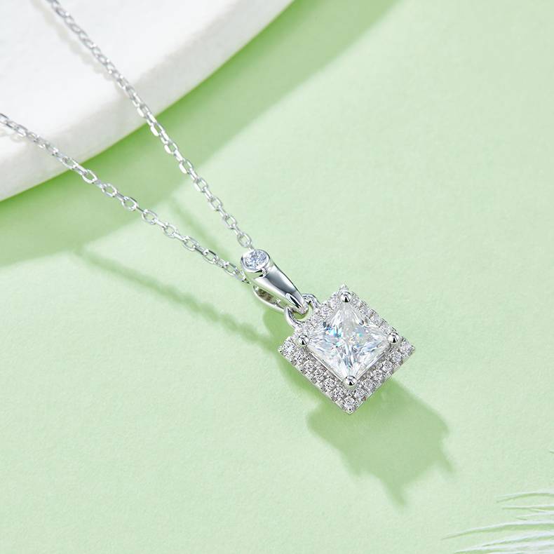 Affordable Luxury正方形S925银镀白金MoissanitePendantStud Earring套装