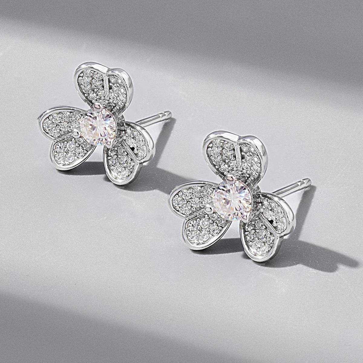 ES03244A1款S925银镀白金立方氧化锆花朵Stud Earring