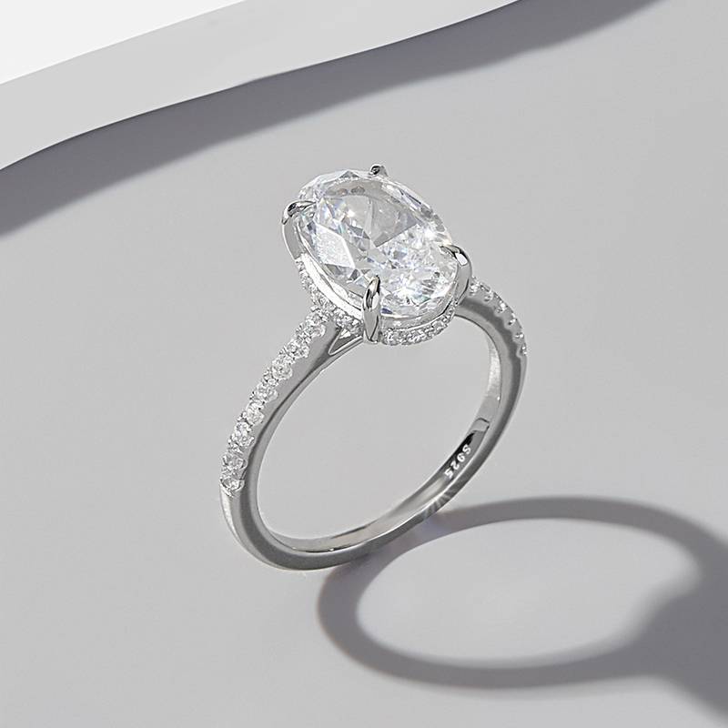 RS02672A1款S925银镀白金高碳钻戒指冰花切白色8*12mm蛋形