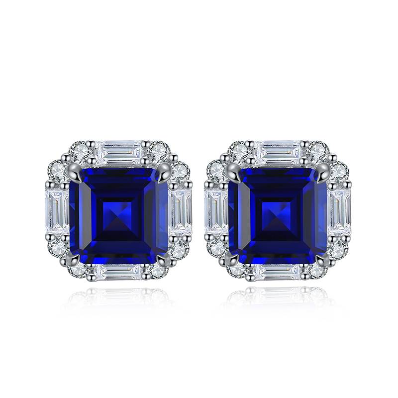 E054培育彩宝祖母绿S925银镀18K白金Stud Earring主石8*8mmmm/4.59ct