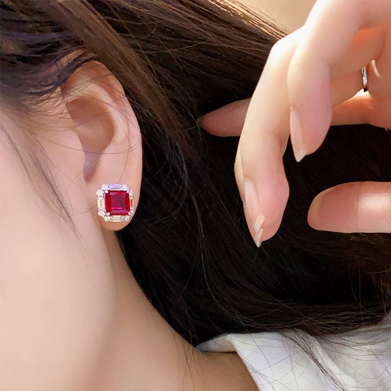 E054培育彩宝祖母绿S925银镀18K白金Stud Earring主石8*8mmmm/4.59ct