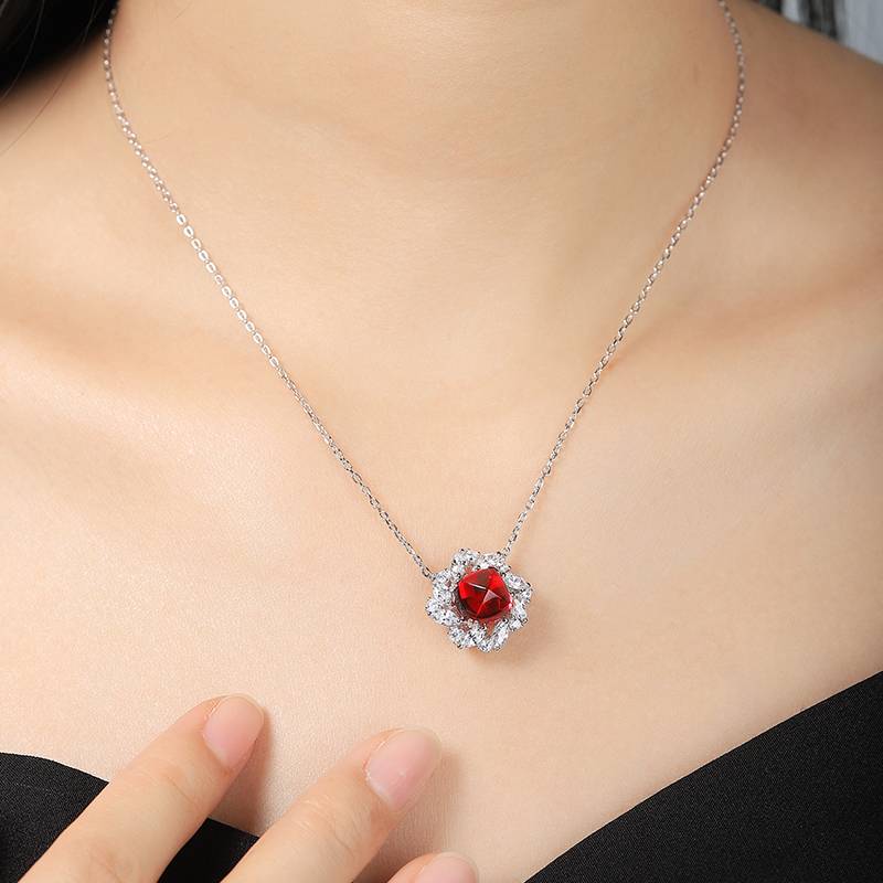 N439培育彩宝祖母绿S925银镀白金NecklacePendant9*9mmmm/3.3ct