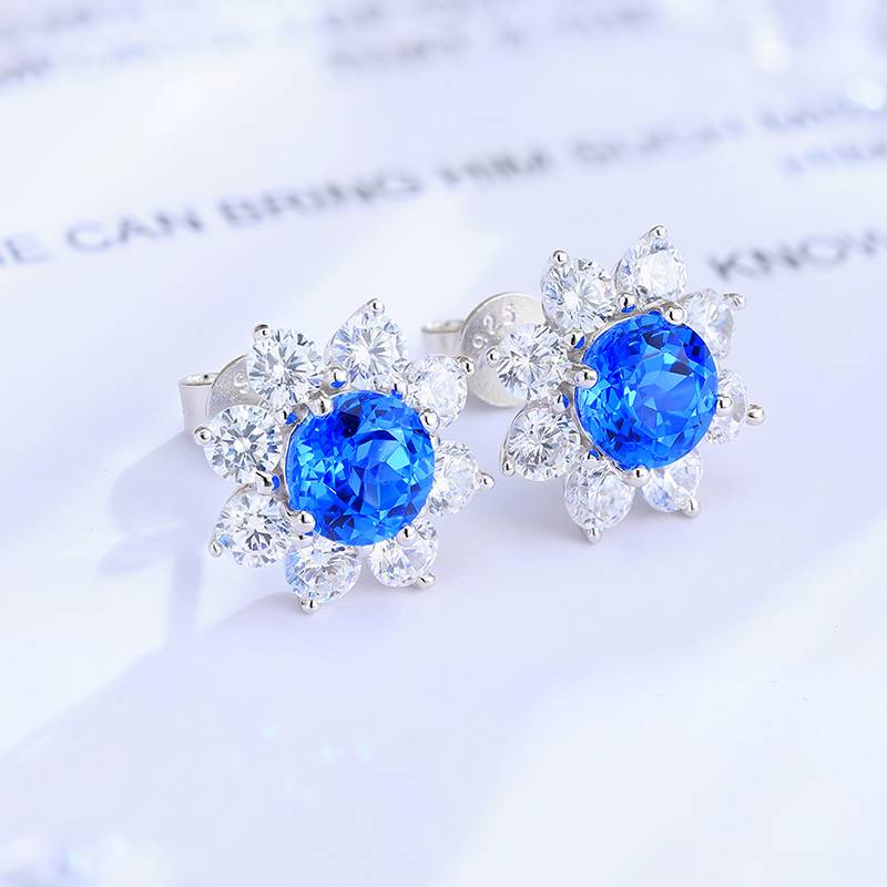 E006Y培育彩宝S925银镀白金耳钉太阳花系列6.5mm/2.95克拉