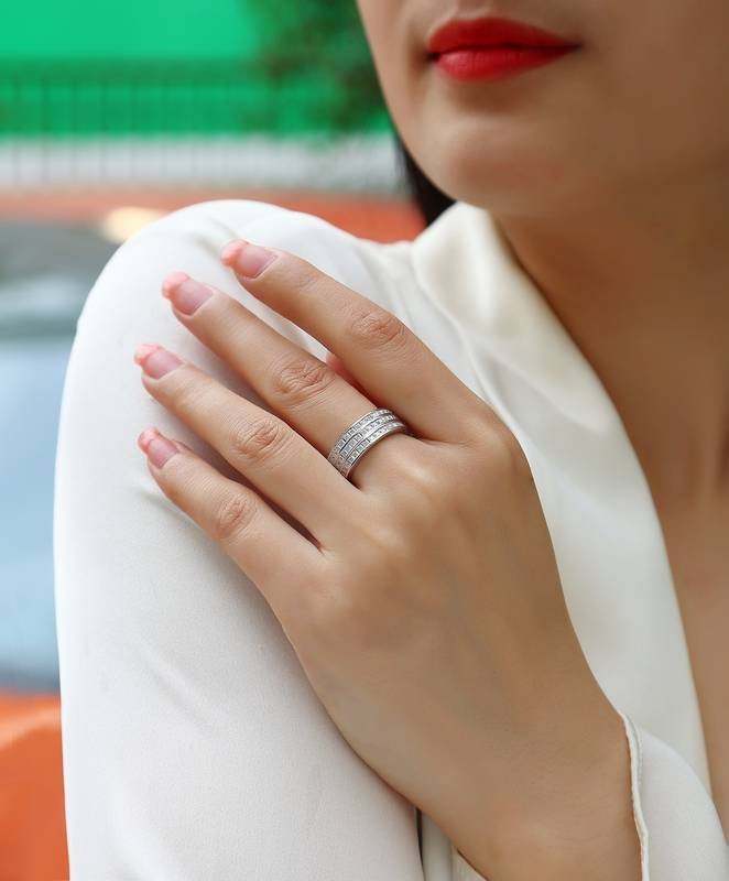 R13152款S925银镀18K白金女戒莫桑钻方形6.48CT