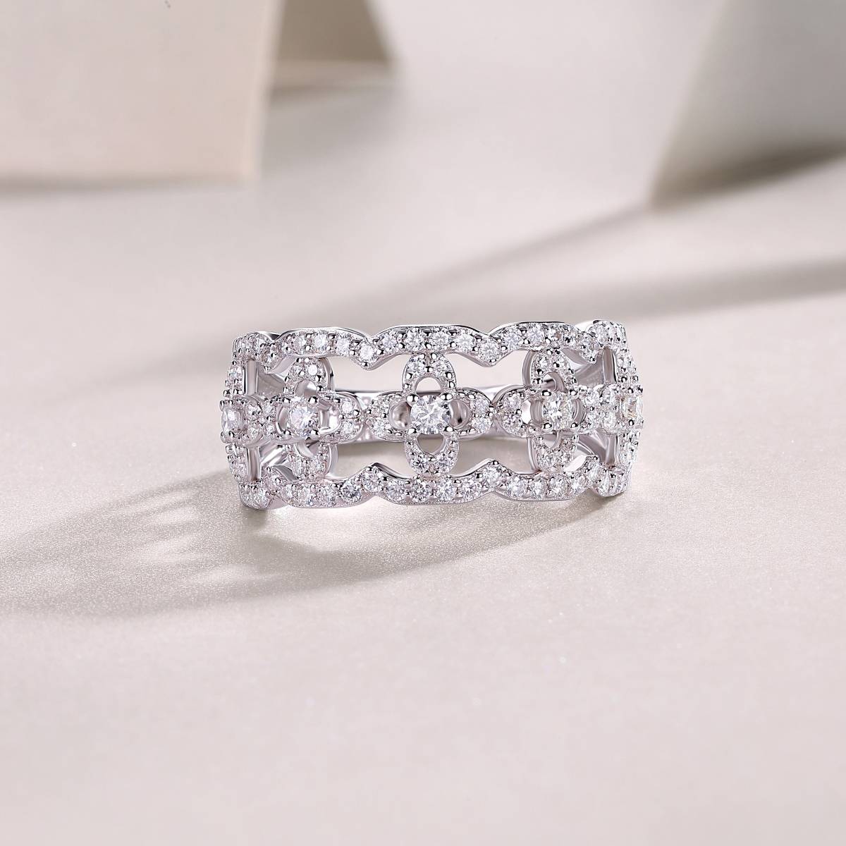 R13337款S925银镀18K白金女戒莫桑钻厘石0.702CT