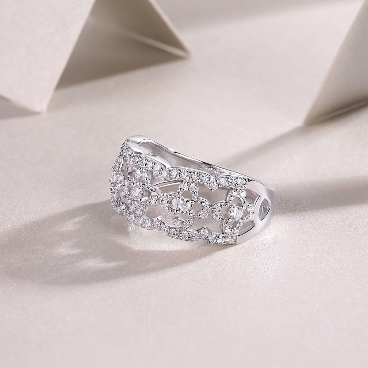 R13337款S925银镀18K白金女戒莫桑钻厘石0.702CT