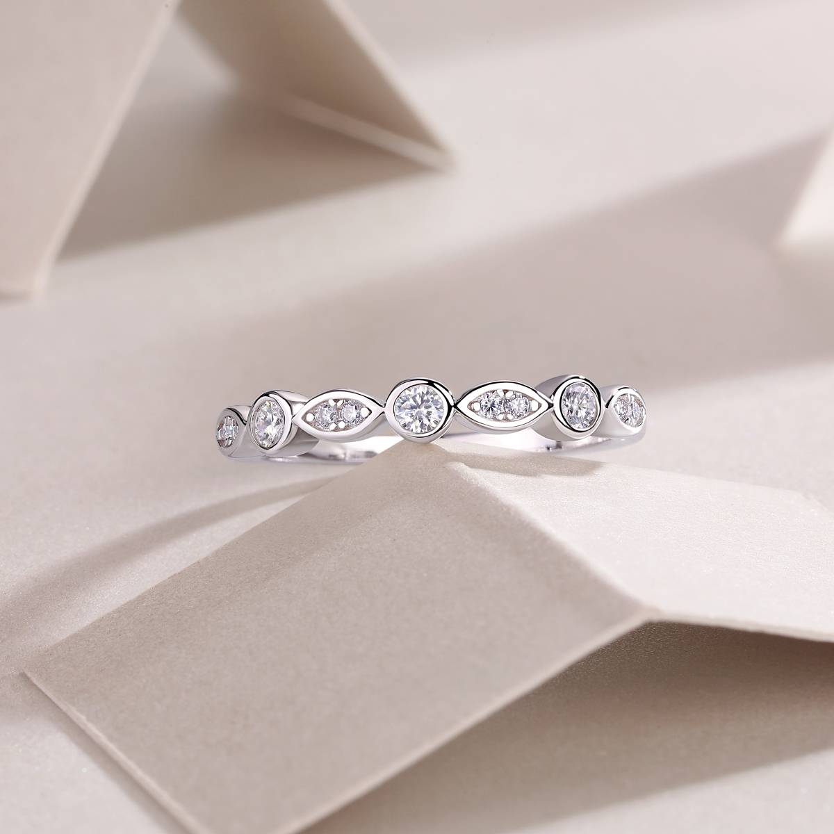 R13427款S925银镀18K白金女戒莫桑钻厘石0.244CT