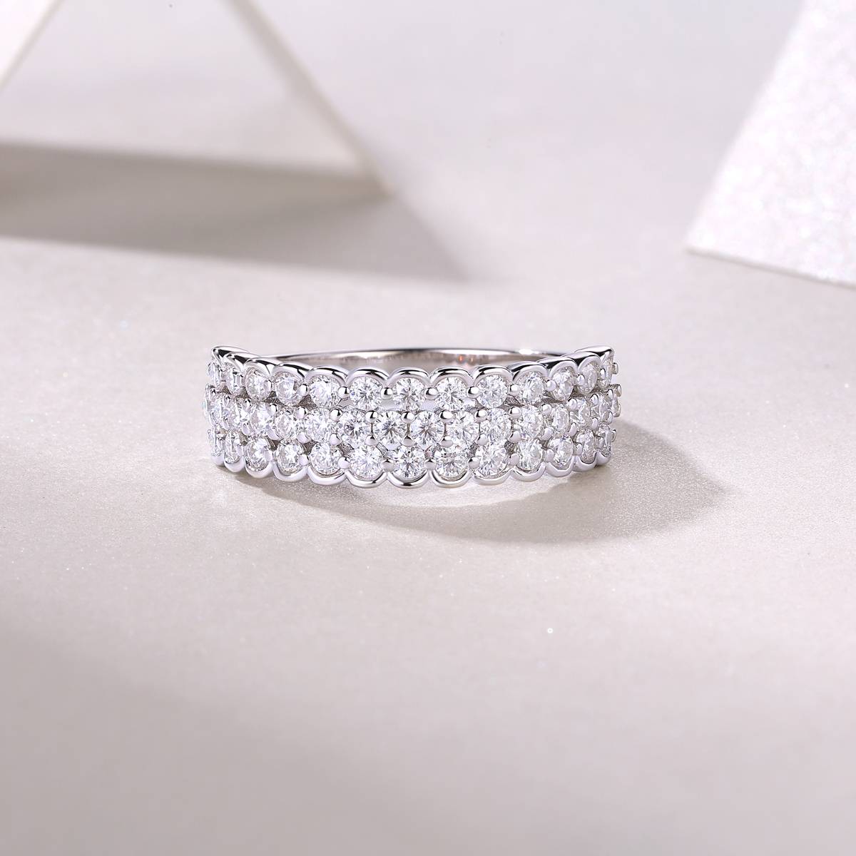 R13059款S925银镀18K白金女戒莫桑钻厘石0.84CT