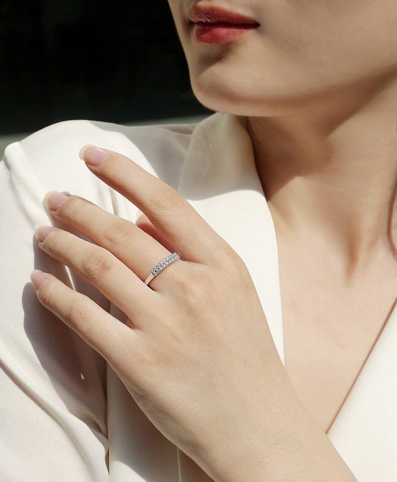 R13041款S925银镀18K白金女戒莫桑钻厘石0.27CT