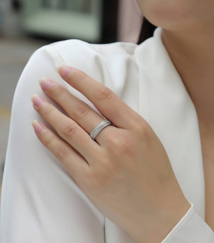 R13044款S925银镀18K白金女戒莫桑钻厘石0.84CT