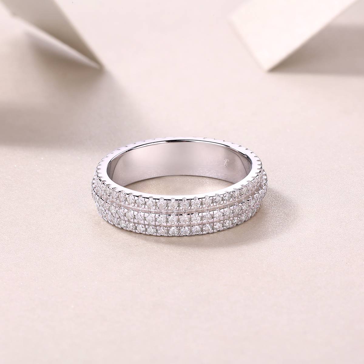 R13044款S925银镀18K白金Women's RingMoissanite厘石0.84ct
