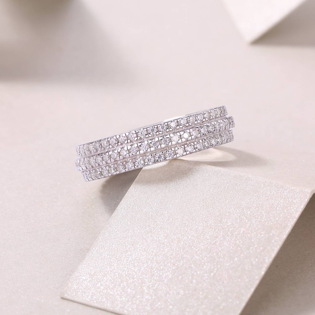 R13044款S925银镀18K白金Women's RingMoissanite厘石0.84ct