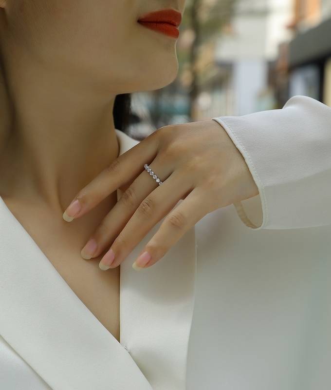 R13141款S925银镀18K白金女戒莫桑钻厘1.32CT