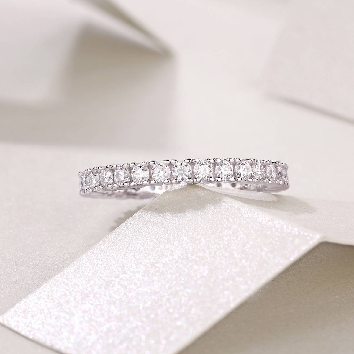 R13148款S925银镀18K白金女戒莫桑钻厘0.9CT