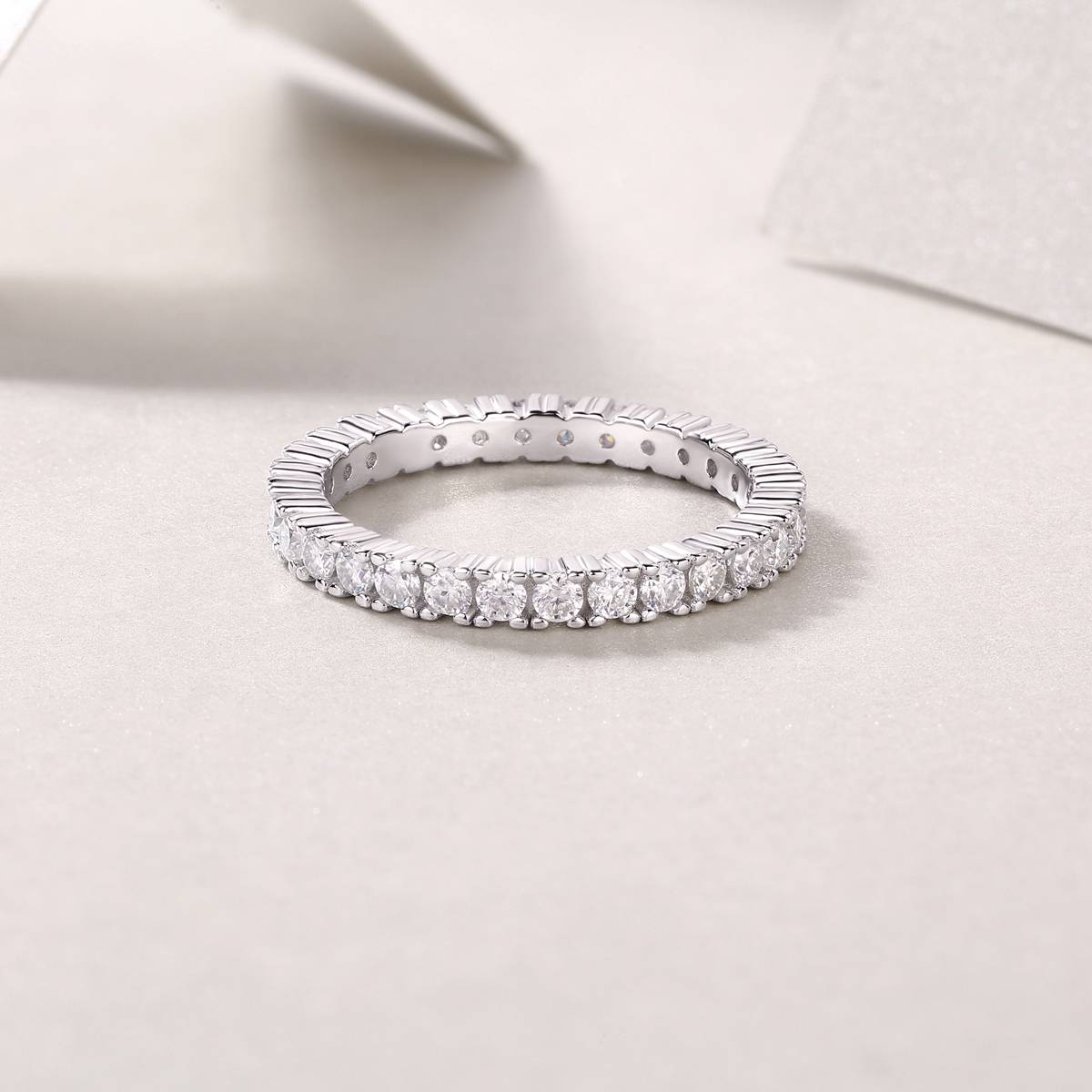 R13148款S925银镀18K白金女戒莫桑钻厘0.9CT