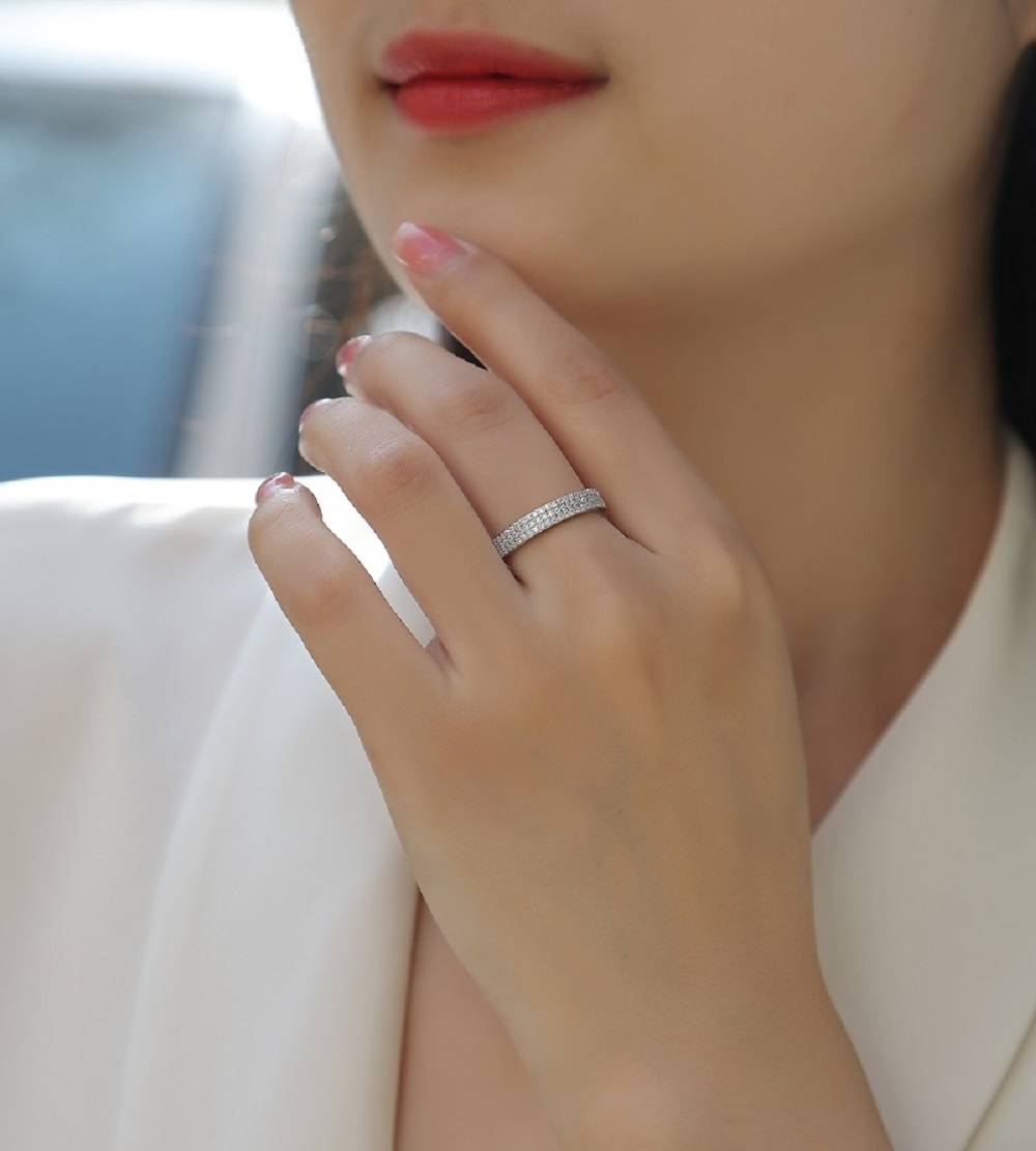 R13119款S925银镀18K白金女戒莫桑钻厘石0.345CT