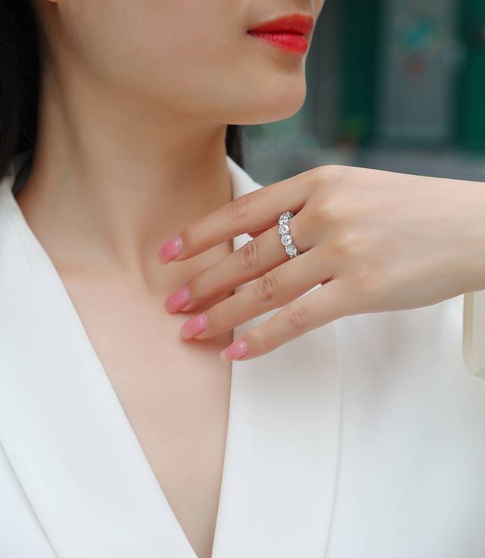 R13531款S925银镀18K白金女戒莫桑钻厘石6.5CT