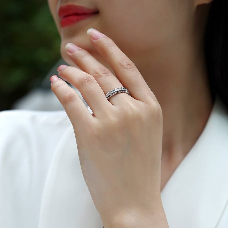 R13318款S925银镀18K白金女戒莫桑钻厘石0.6CT