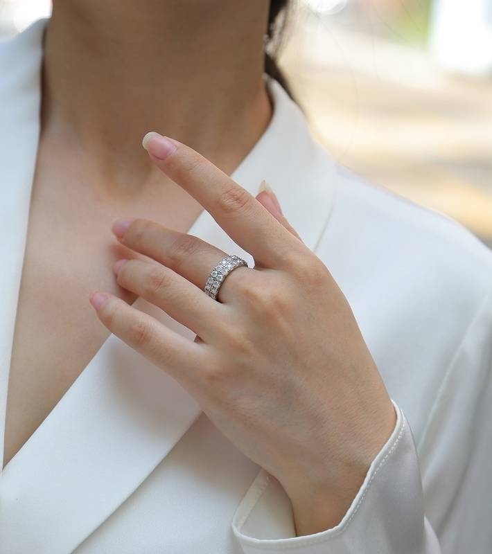 R12960款S925银镀18K白金女戒莫桑钻厘石1.08CT