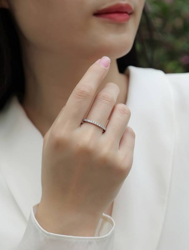 R13007款S925银镀18K白金Women's RingMoissanite厘石0.6ct