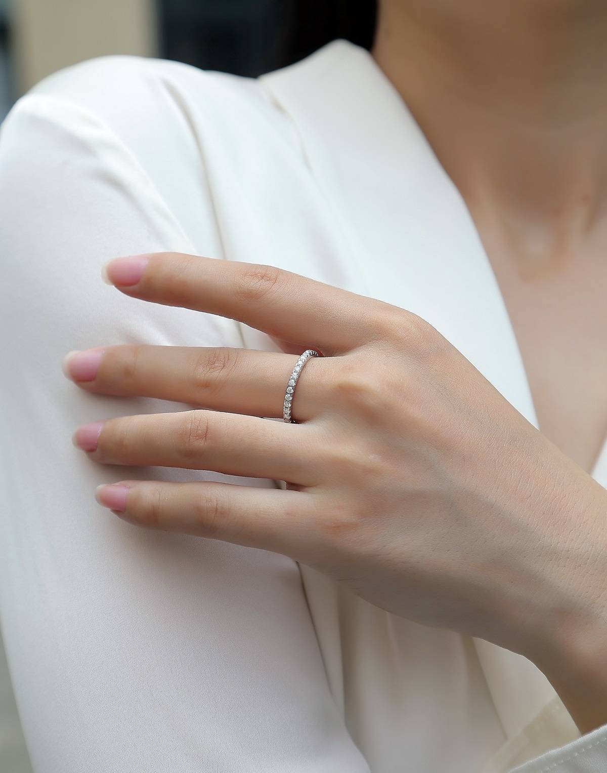 R13007款S925银镀18K白金女戒莫桑钻厘石0.6CT