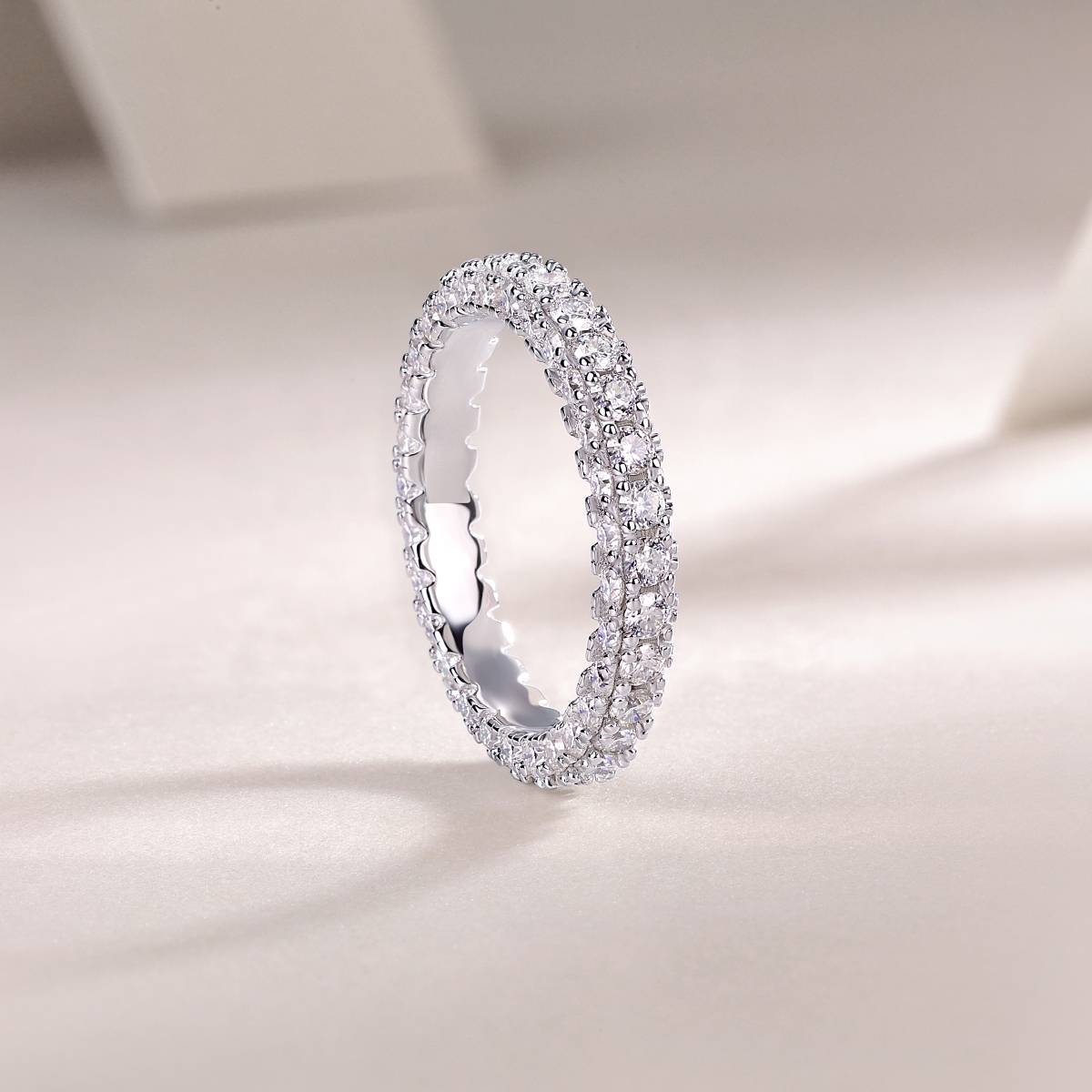R13411款S925银镀18K白金女戒莫桑钻厘石2.1CT