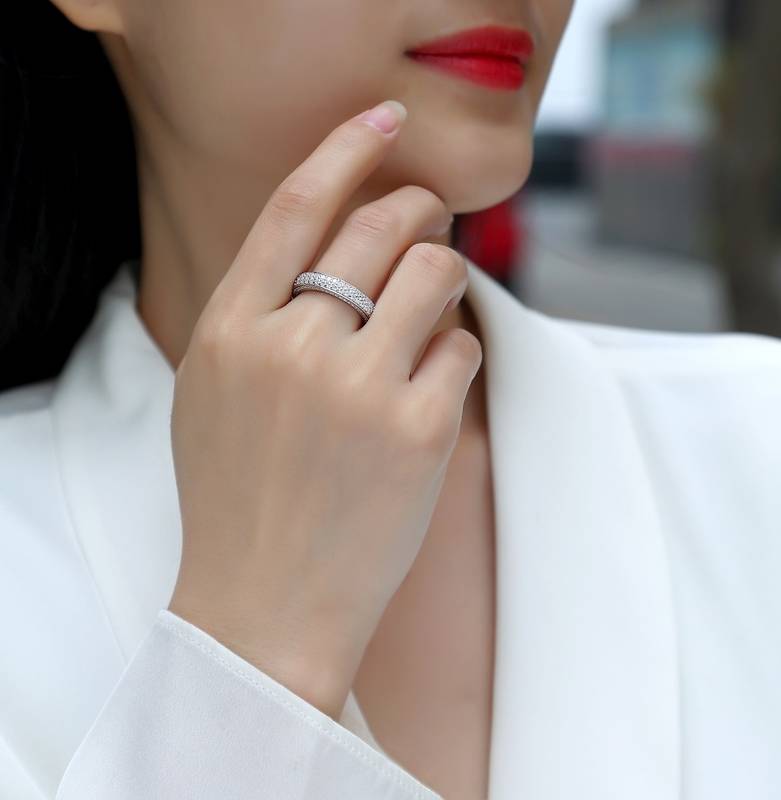 R13409款S925银镀18K白金女戒莫桑钻厘石2.12CT