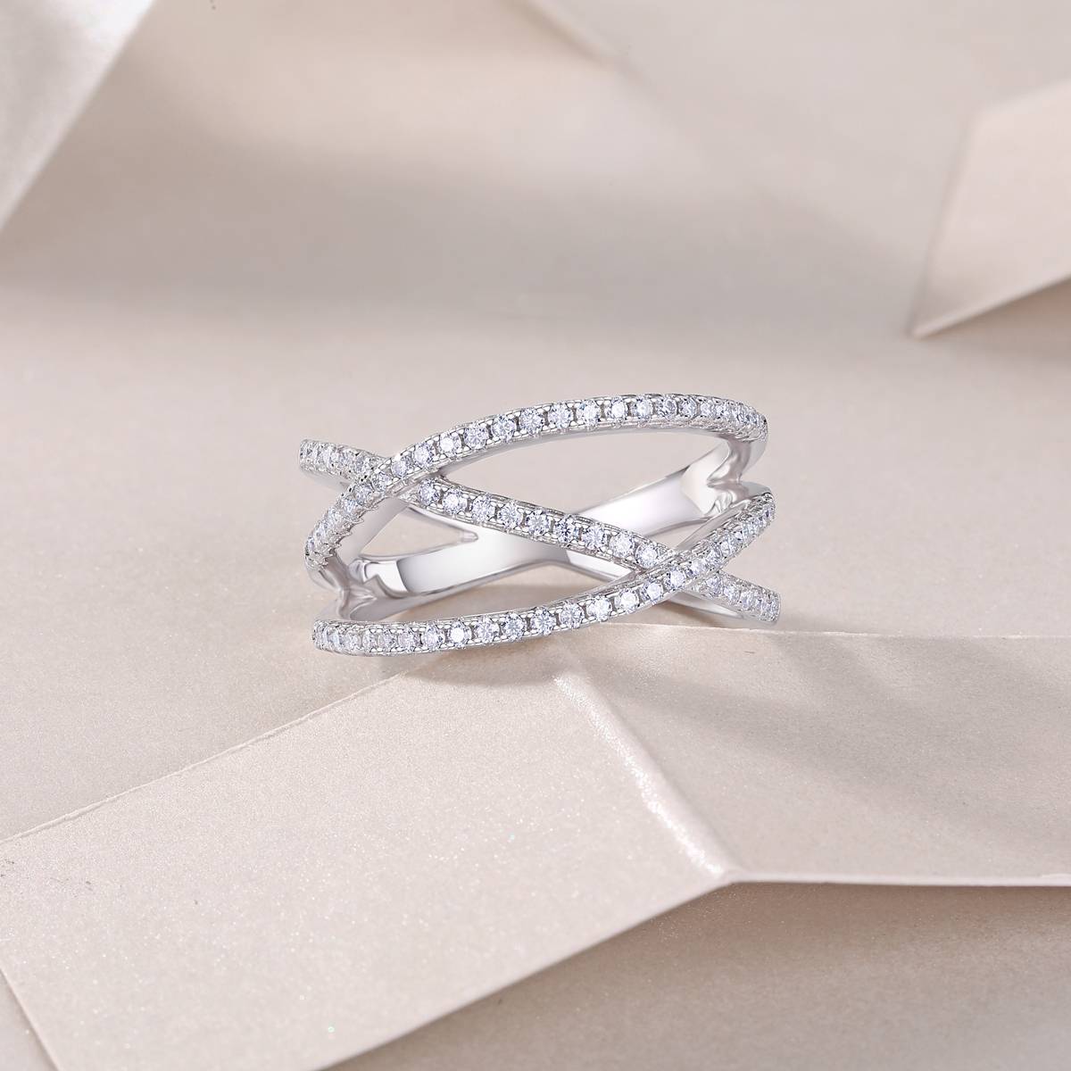 R13689款S925银镀18K白金Women's RingMoissanite厘石0.4ct