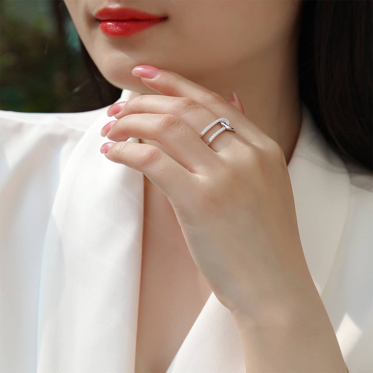 R13687款S925银镀18K白金女戒莫桑钻厘石0.22CT