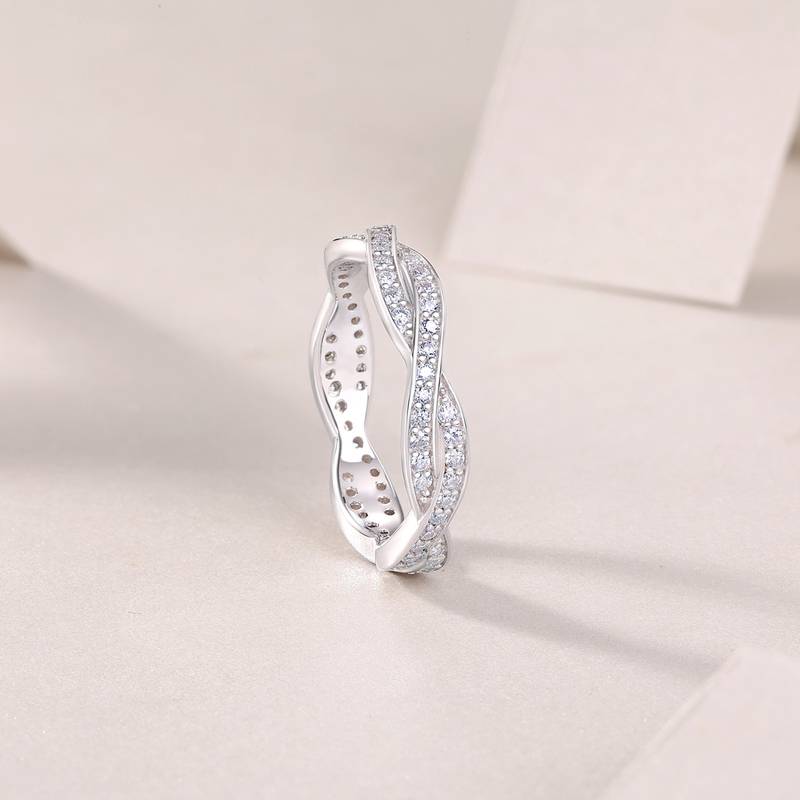 R13690款S925银镀18K白金女戒莫桑钻厘石0.57CT