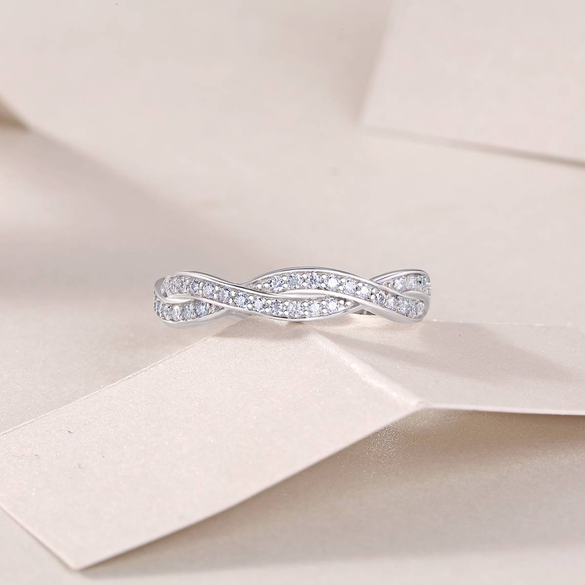 R13690款S925银镀18K白金女戒莫桑钻厘石0.57CT