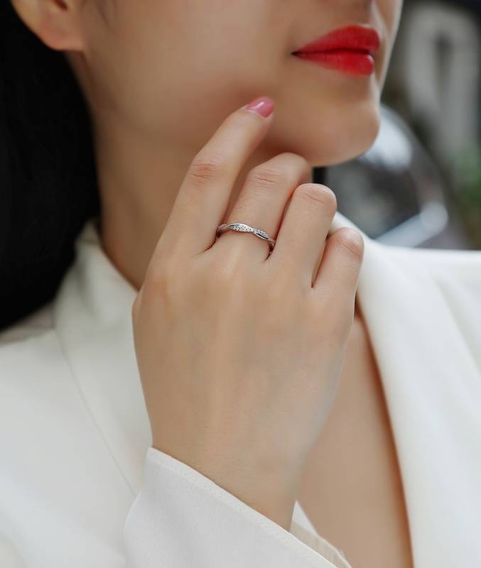 R13470款S925银镀18K白金Women's RingMoissanite厘石0.14ct