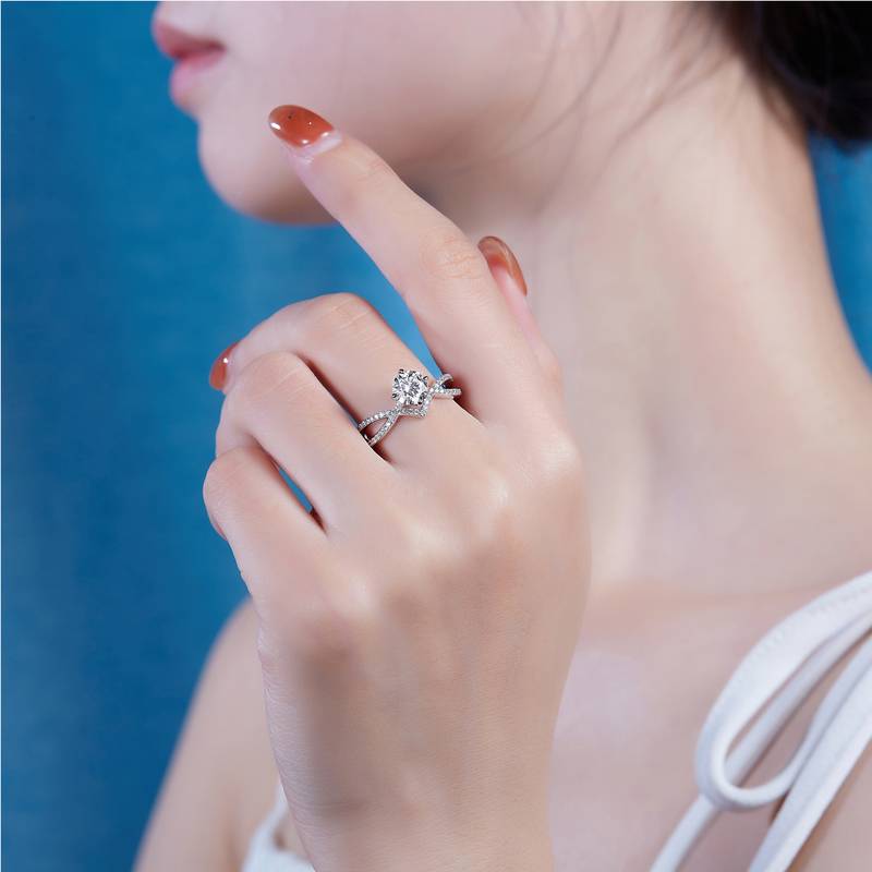 R13543款S925银镀18K白金Women's RingMoissanite1.0ct